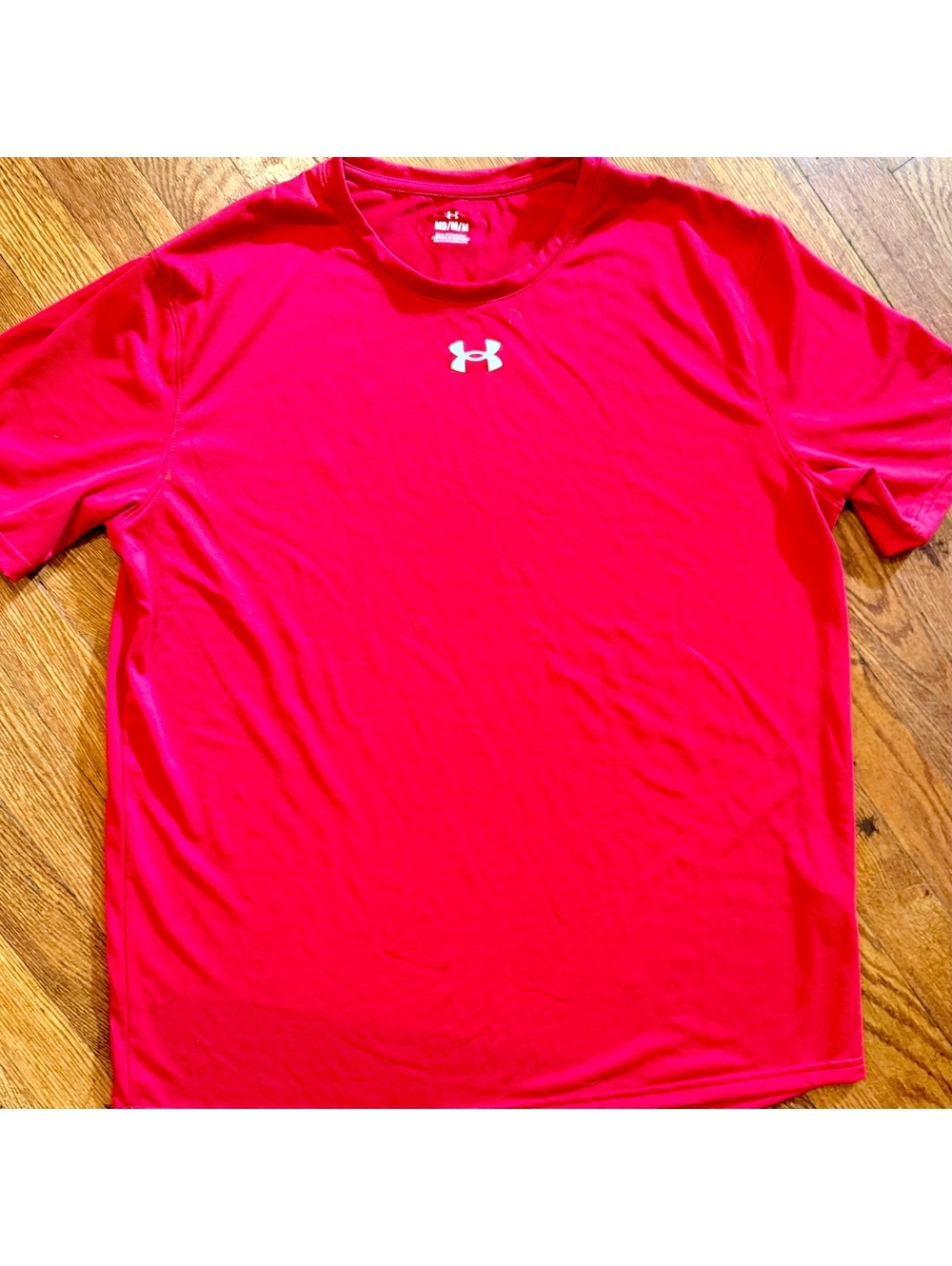 Under Armour Men's Red Athletic T-Shirt Medium